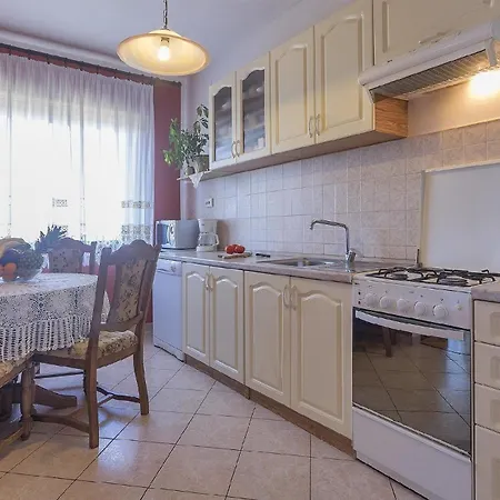 Fuer 4 Personen Ca 65 Qm In Fazana, Istrien Istrische Riviera Apartment Fazana